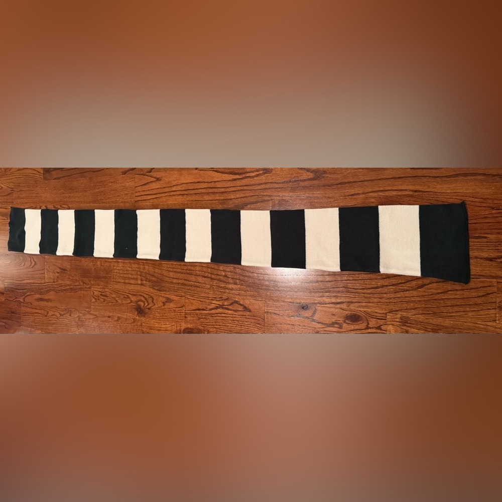 Dark Green and White Striped Scarf (Harry Potter Slytherin-ish) - Picture 3 of 3